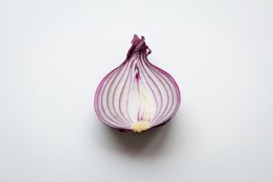 20 tips for adding foods, from parents of fussy eaters. Red onion. Judith Yeabsley|Fussy Eating NZ, #helpaddingfoodsfussyeating, #helpfortoddlerfussyeaters, #helpfortoddlerpickyeaters, #helpaddingfoodforpickyeaters, #theconfidenteater, #fussyeatingNZ, #pickyeatingNZ #helpforpickyeaters, #helpforpickyeating, #recipespickyeaterswilleat, #recipesfussyeaterswilleat #winnerwinnerIeatdinner, #Recipesforpickyeaters, #Foodforpickyeaters, #wellington, #NZ, #judithyeabsley, #helpforfussyeating, #helpforfussyeaters, #fussyeater, #fussyeating, #pickyeater, #pickyeating, #supportforpickyeaters, #creatingconfidenteaters, #newfoods, #bookforpickyeaters, #thepickypack, #funfoodsforpickyeaters, #funfoodsdforfussyeaters