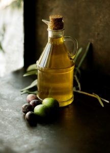 Fat for fussy eaters, Judith Yeabsley|Fussy Eating NZ, olive oil, #FatsForFussyEaters, #FatsForPickyEaters, #TryNewFoods, #TheConfidentEater, #FussyEatingNZ, #HelpForFussyEating, #HelpForFussyEaters, #FussyEater, #FussyEating, #PickyEater, #PickyEating, #SupportForFussyEaters, #SupportForPickyEaters, #CreatingConfidentEaters, #TryNewFood #PickyEatingNZ #HelpForPickyEaters, #HelpForPickyEating, #RecipesPickyEatersWillEat, #RecipesFussyEatersWillEat, #WinnerWinnerIEatDinner, #Recipesforpickyeaters, #Foodforpickyeaters, #Wellington, #NZ, #JudithYeabsley, #BookForPickyEaters, #BookForFussyEaters, #ThePickyPack, #FunFoodsForPickyEaters, #FunFoodsForFussyEaters
